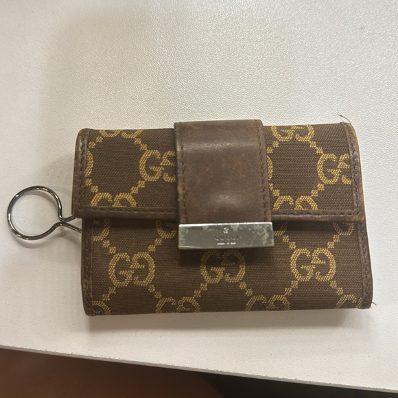 Gucci Accessories - Gucci keyring purse